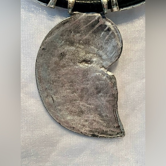 Vintage Silvertone Shell Necklace - Picture 5 of 7